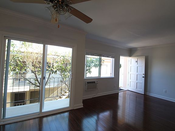 3rd image of 1419 S Bundy Dr APT 8