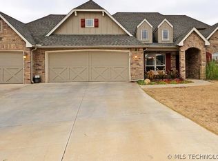 9307 N 94th East Pl, Owasso, OK 74055
