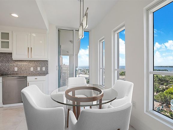 4th image of 2645 S Bayshore Dr APT 1402