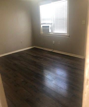 2nd image of 525 Wagner St