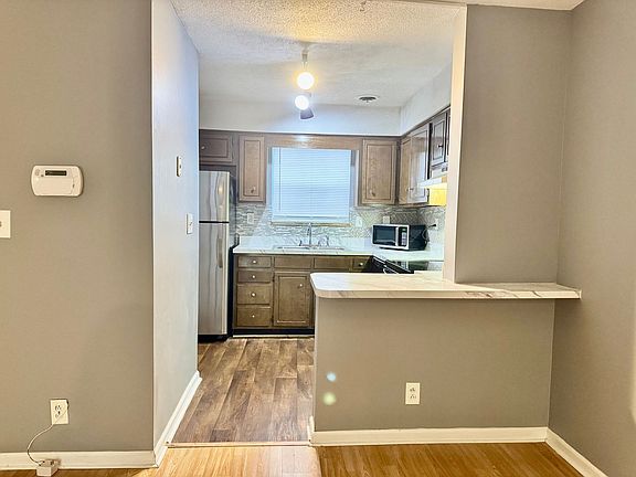 4th image of 111 Carriage Pl