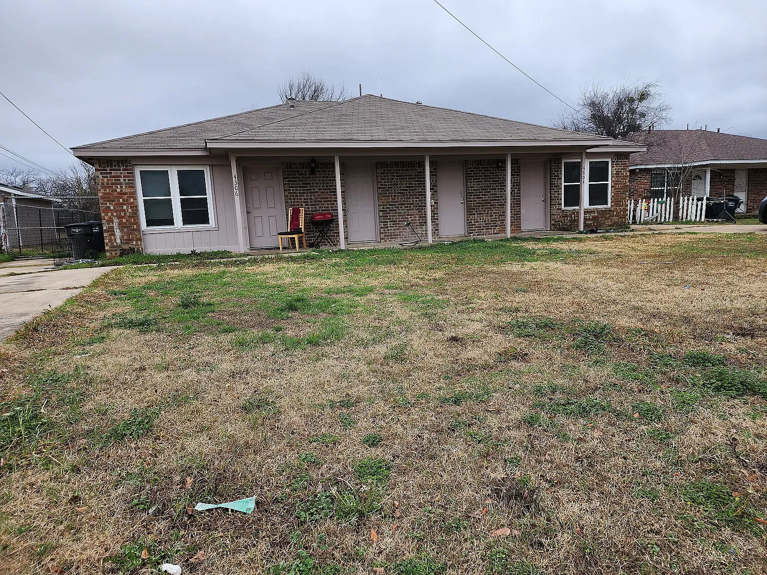 3 bed, 900 sqft, $1,400 — Photo 2