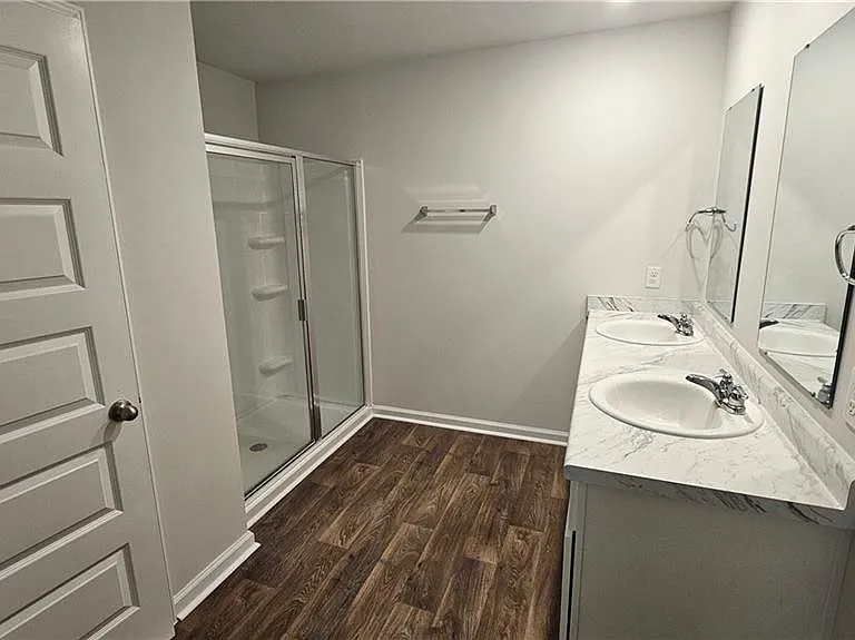 511 Autumns Wood Cir W — Photo 17