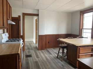 320 W 13th St, Cedar Falls, IA 50613