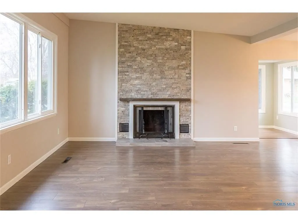 4174 Vogel Dr photo 1