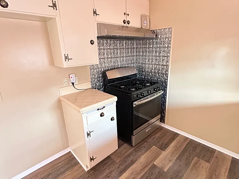 2590 Madison Ave — Photo 24