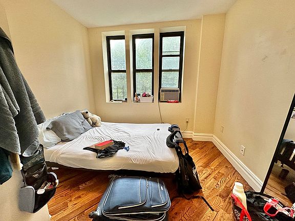 3rd image of 1144 Bergen St #13