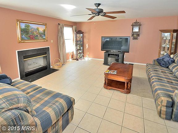 4th image of 6908 Sharpsburg Dr