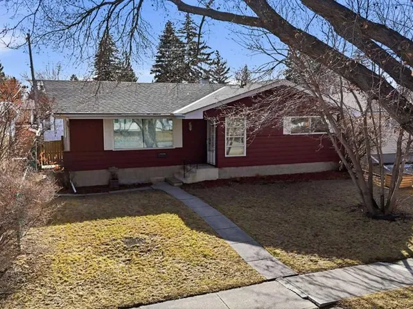 1447 N Northmount Dr NW, Calgary, AB T2L 0G7