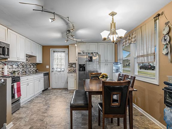 4th image of 1749 Kingston Cir