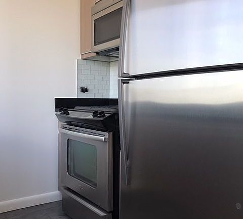 5th image of 66 Rockwell Pl APT 33C