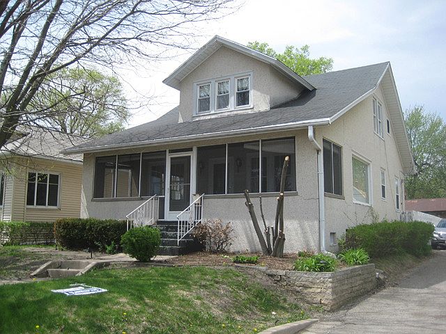 1st image of 933 Joliet St