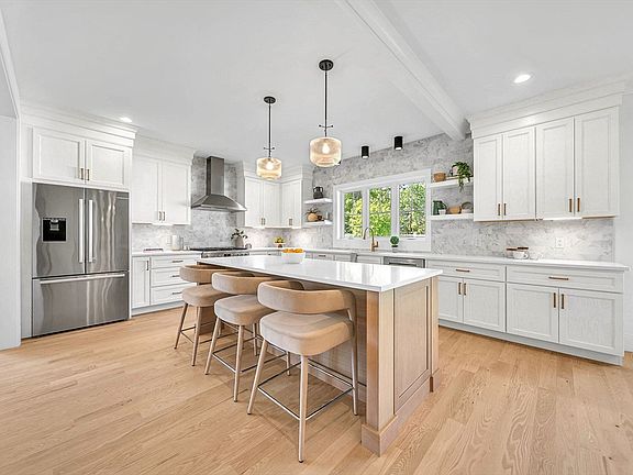 3rd image of 26 Longfellow Rd