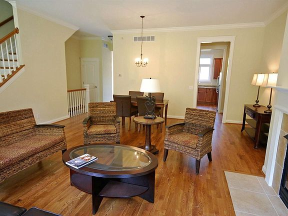 3rd image of 577 Delta Ave Unit B