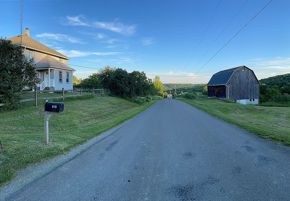 South Hill Rd looking South