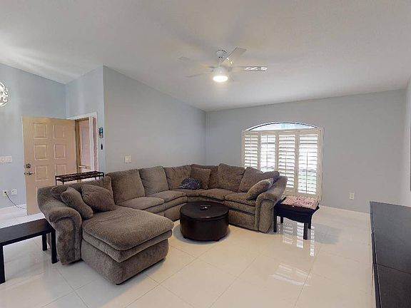 4th image of 6129 Nicole Dr Floor Sarasota34