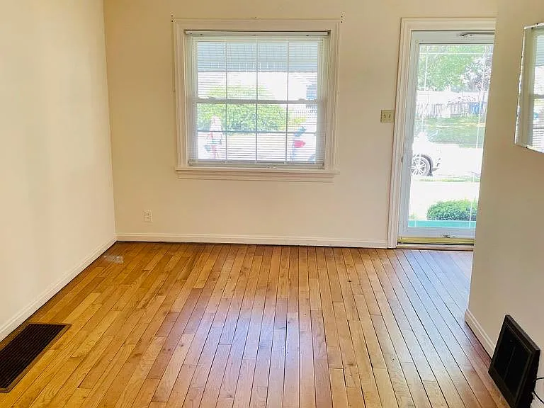 1014 Virginia St — Photo 5