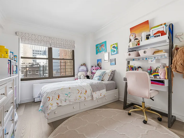 140 E 56th St #4C — Photo 7