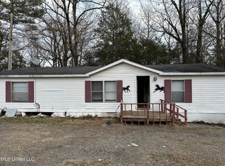 1975 Victoria Rd, Byhalia, MS 38611