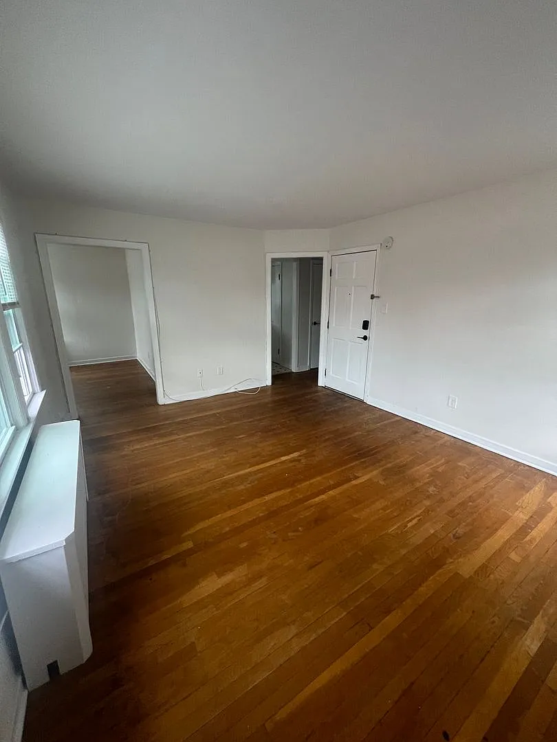 Hillcrest Garden Apartments — Photo 2