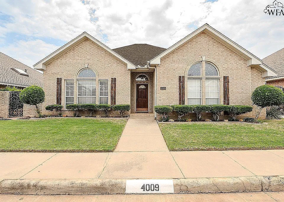 4009 Kingsbury Dr