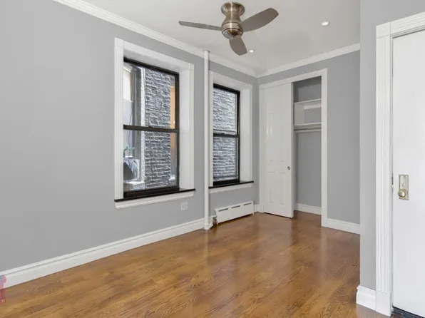 221 Mott Street image 3 of 6