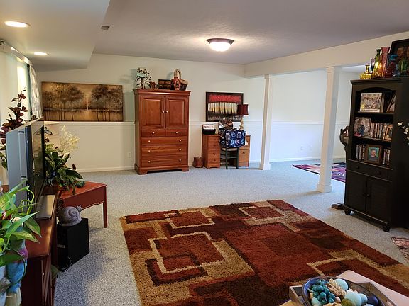 5th image of 1065 Thornwyk Dr NW