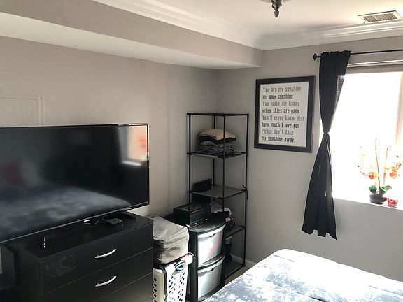 3rd image of 416 S Veitch St APT 204
