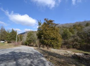 19167 Happy Hollow Rd, Buffalo Valley, TN 38548