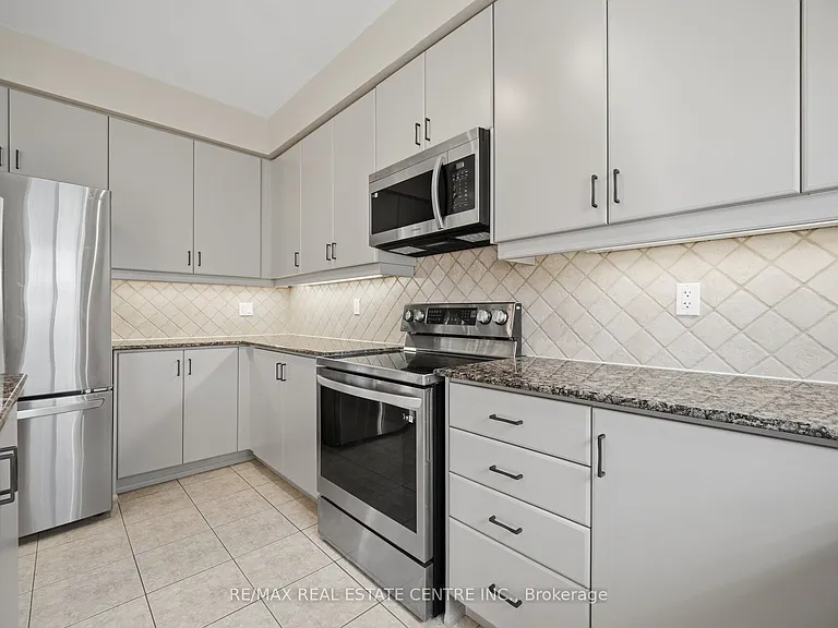 366 Hobbs Cres — Photo 21