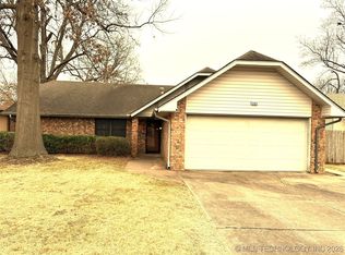 809 W Glendale St, Broken Arrow, OK 74011