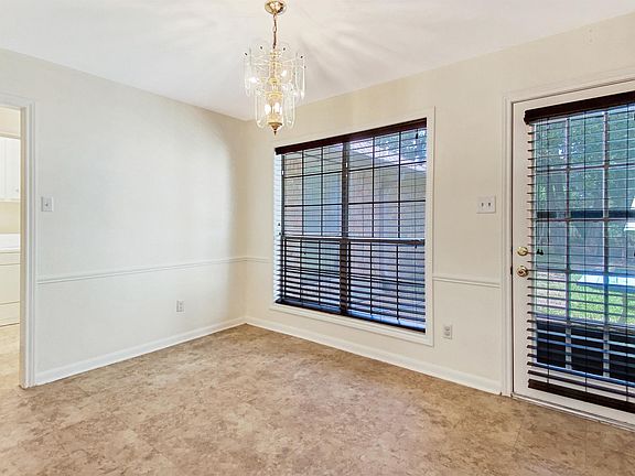 3rd image of 610 Summerglen Dr