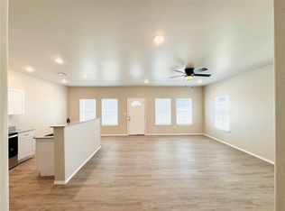 300 NW 122nd St #A & B, Oklahoma City, OK 73114