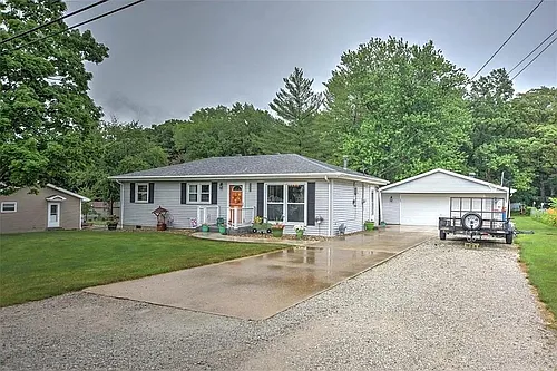 3226 Eileen St Photo 1