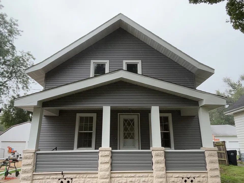 937 Moore St