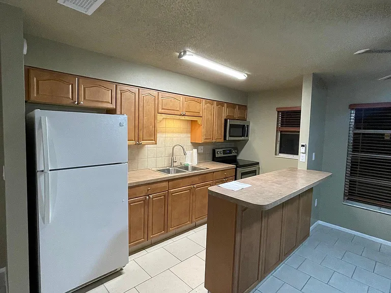 4444 Swift Rd #41 — Photo 6