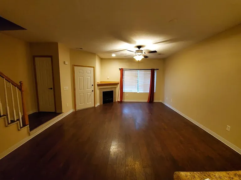 2300 Hart Ave #7 — Photo 6