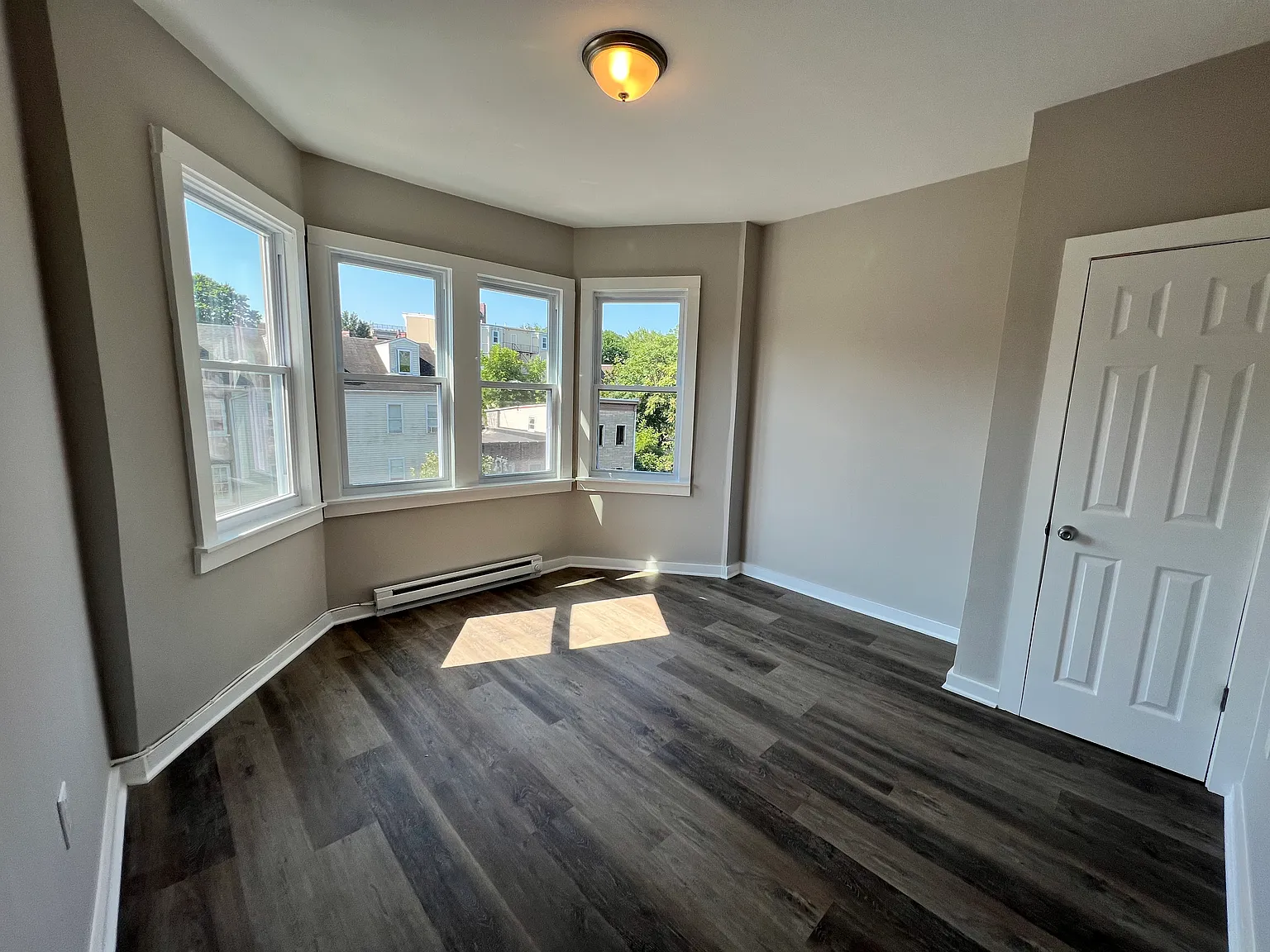 1 bed, 800 sqft, $1,350 — Photo 4