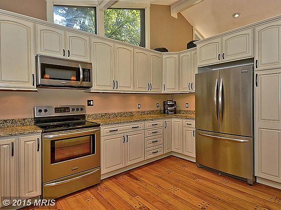 4th image of 319 Cedar Ln