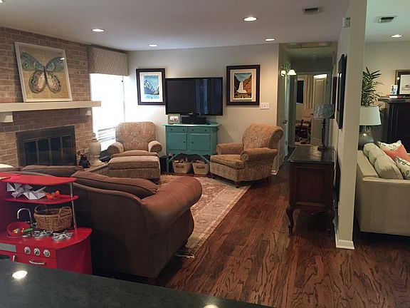 3rd image of 4901 W Market Dr