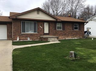 4202 Whispering Oak Dr, Flint, MI