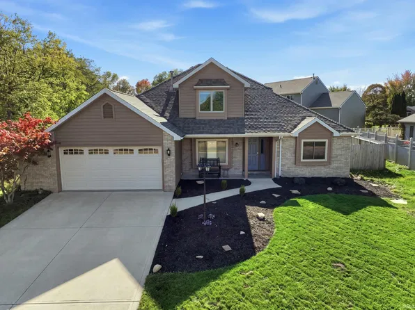 1686 E Brookside Trl, Columbia City, IN 46725
