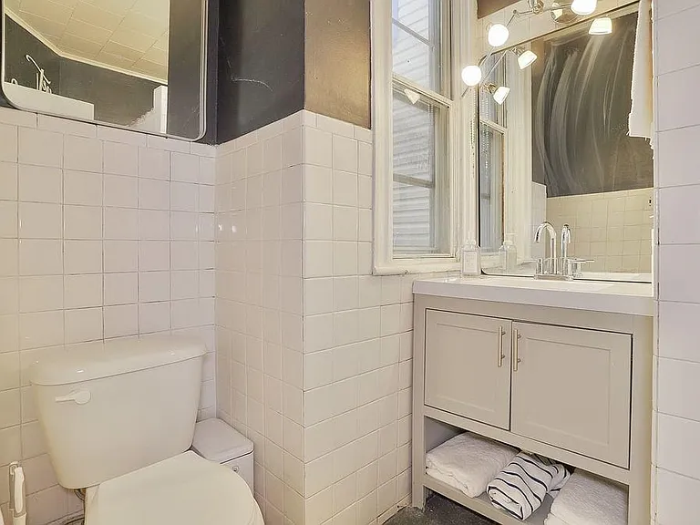 192 Griffith St #3 — Photo 13