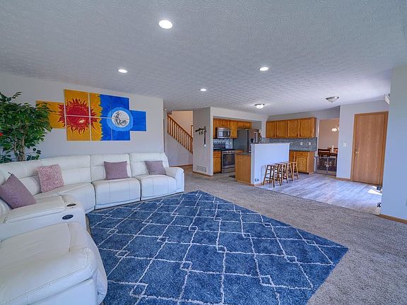 5th image of 601 Keltonhurst Dr