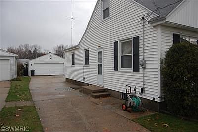 4th image of 923 Cricklewood St SW
