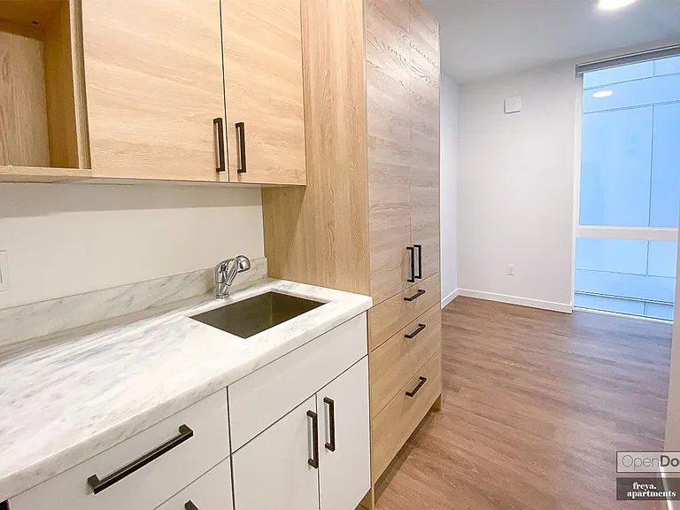 Freya Apartments - Private Studios + Social Connection — Photo 24