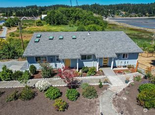 5456 Harborside Ln, Freeland, WA 98249