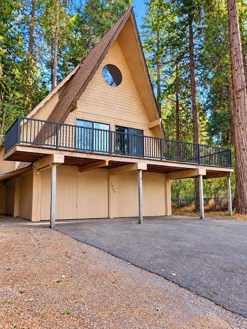 Charming 3BR House in Pollock Pines — Photo 1