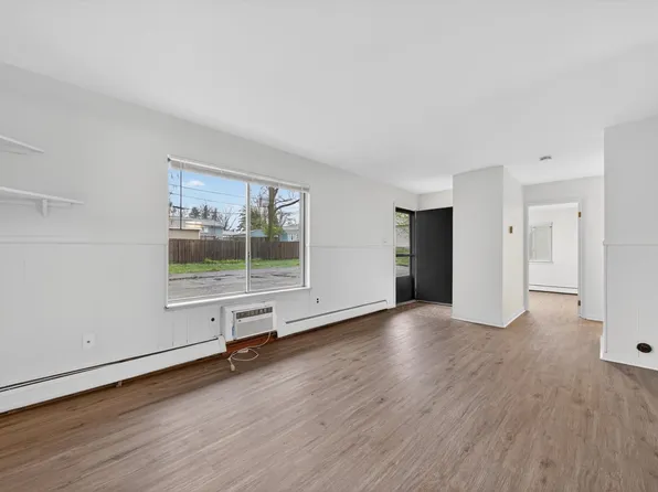 151 E McHattie St APT 6, South Lyon, MI 48178