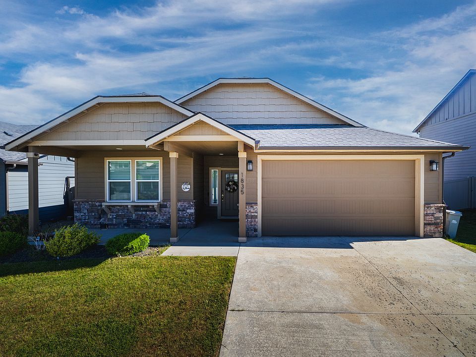 1st image of 1835 SW Panorama Dr